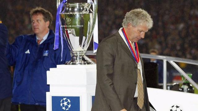 半岛体育官网-跨越30年的子承父业，法兰克福“再次”聘请托普穆勒